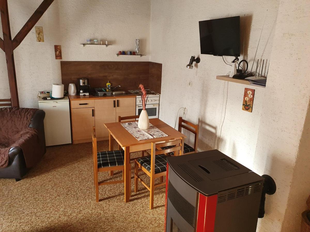 Apartmani Lovro Огулин Экстерьер фото