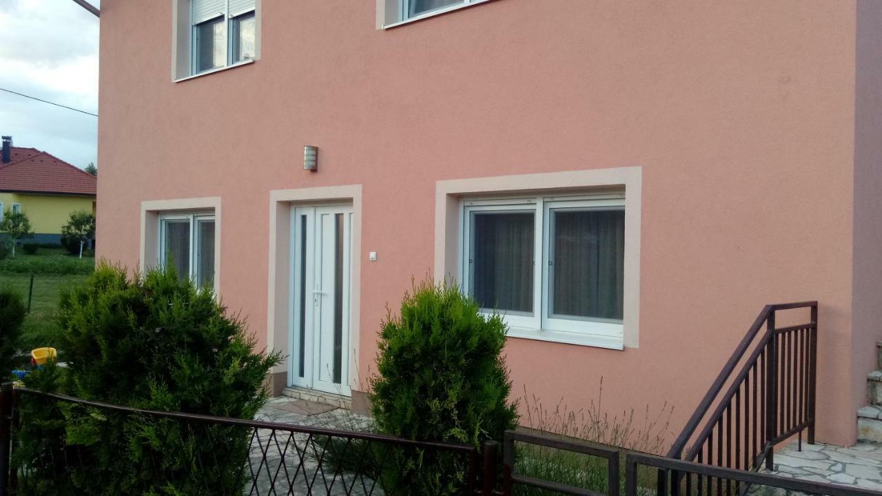 Apartmani Lovro Огулин Экстерьер фото