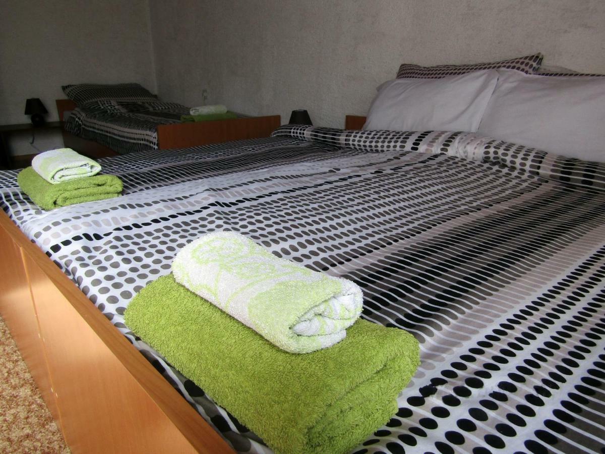 Apartmani Lovro Огулин Экстерьер фото